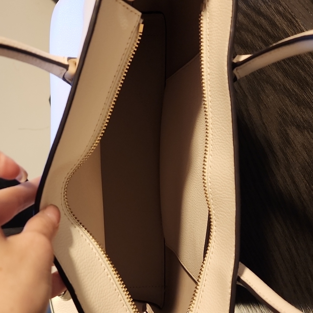 Kate Spade Purse - Picture 3 of 4